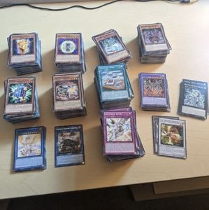 1100+ YU-GI-OH Cards